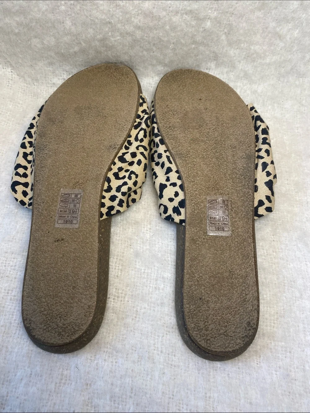 Blowfish Leopard Bow Slide Sandals - Beige & Black Size 9.5